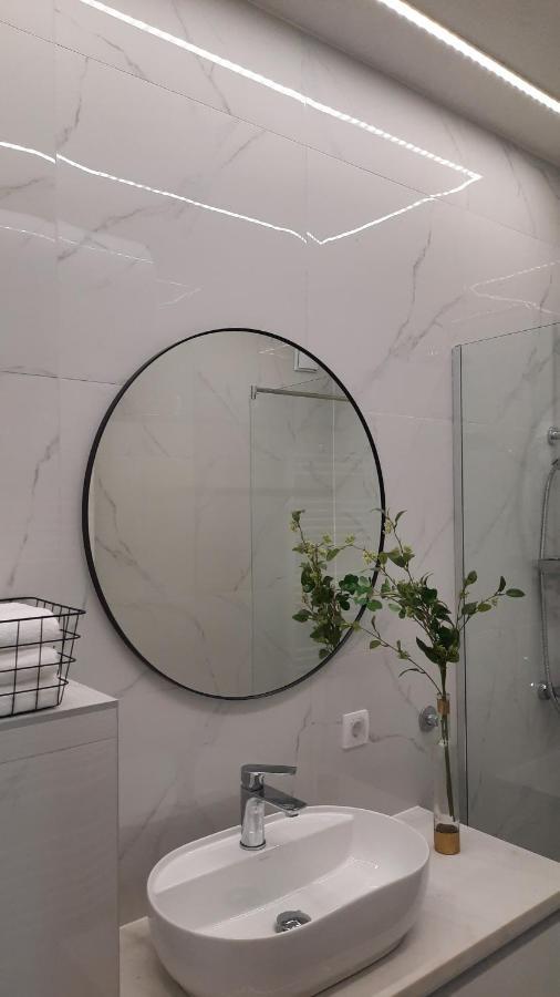 Nina Studio Apartment Биелина Екстериор снимка