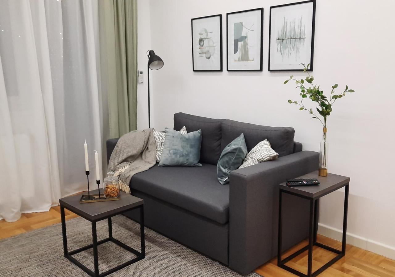 Nina Studio Apartment Биелина Екстериор снимка