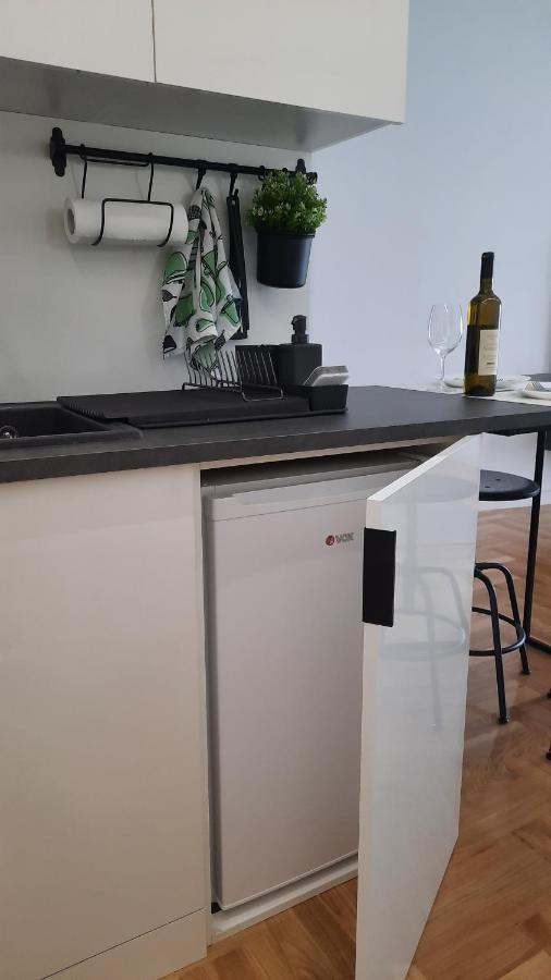Nina Studio Apartment Биелина Екстериор снимка